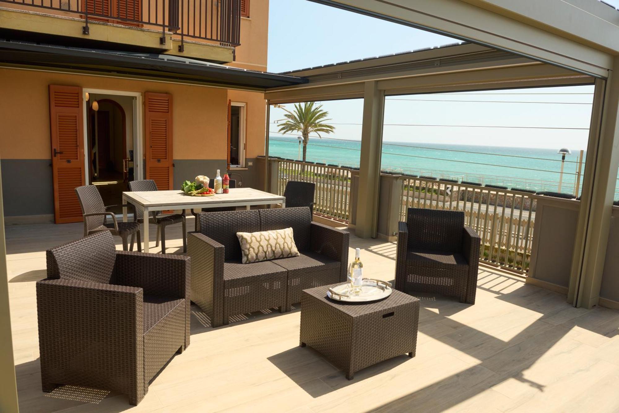 Terrazza Sul Mare A Pietra Ligureアパートメント エクステリア 写真